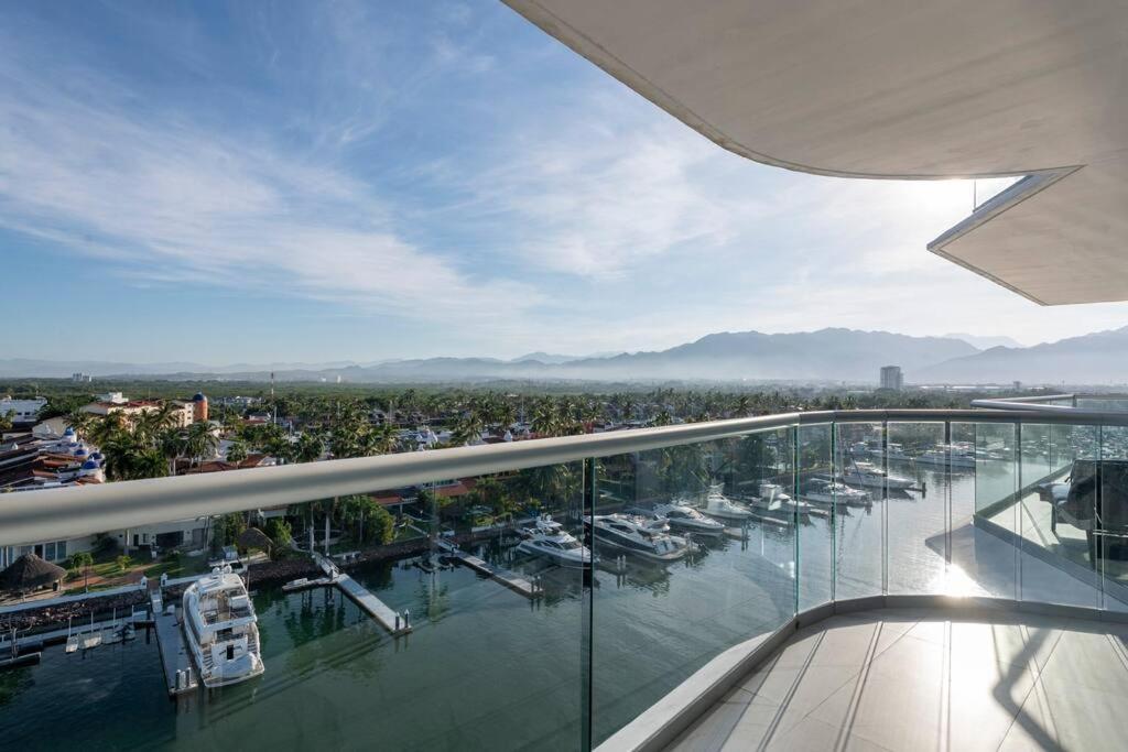 Luxury Condo On The Marina Puerto Vallarta Exterior photo